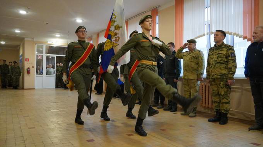 В Саратове военнослужащие и сотрудники Росгвардии приняли участие в проведении военно-патриотической игры «Наследники героев Отечества»