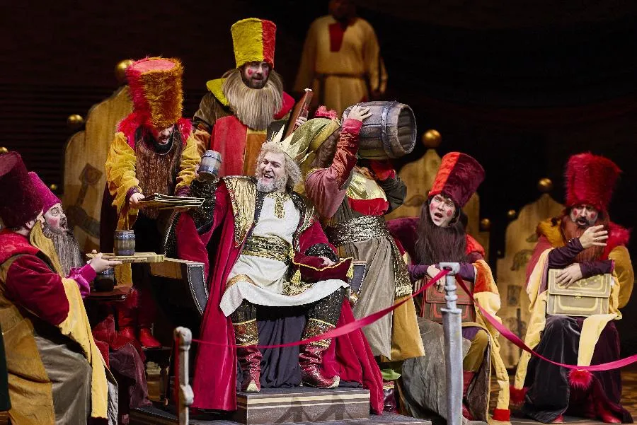 В Мариинском театре появилась постановка «Золотого петушка» Н. А. Римского-Корсакова | © Мариинский театр. ФОТОГРАФ Михаил ВИЛЬЧУК. 2025 г.