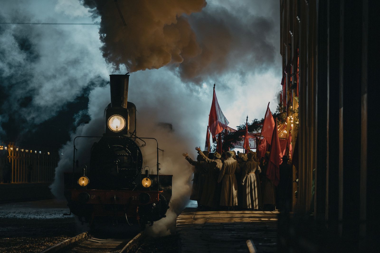 Юра Борисов и Евгений Ткачук познакомят зрителей с «Хрониками русской революции» 10 октября