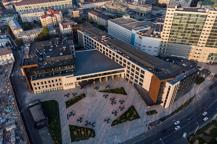 Одним из главных проектов Хайруллина стало строительство в максимально короткие сроки второго ИТ-парка в Казани на месте бывшей обувной фабрики «Спартак»