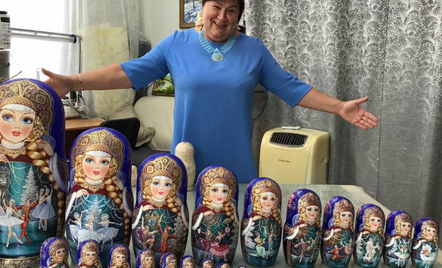 Вятская мастерица создала уникальный подарок к 250-летию Большого театра — набор матрёшек по «Лебединому озеру»