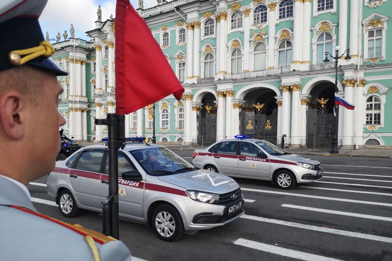 Полиция Росгвардия машины