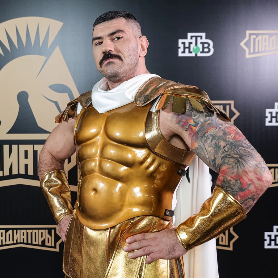 Спортивно-развлекательное шоу "Гладиаторы".