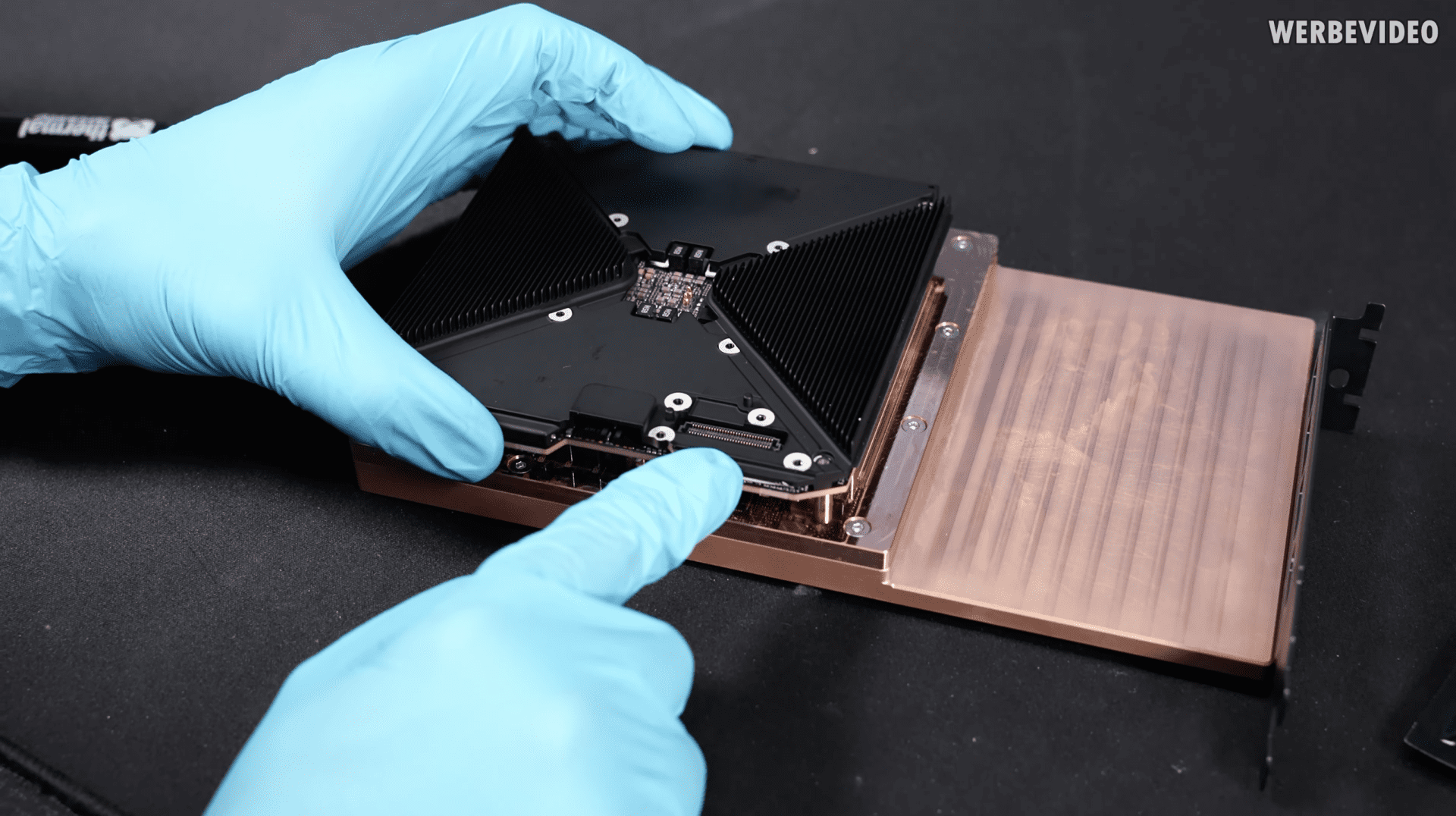 Thermal Grizzly GeForce RTX 5090 FE Wasserkühler-Prototyp