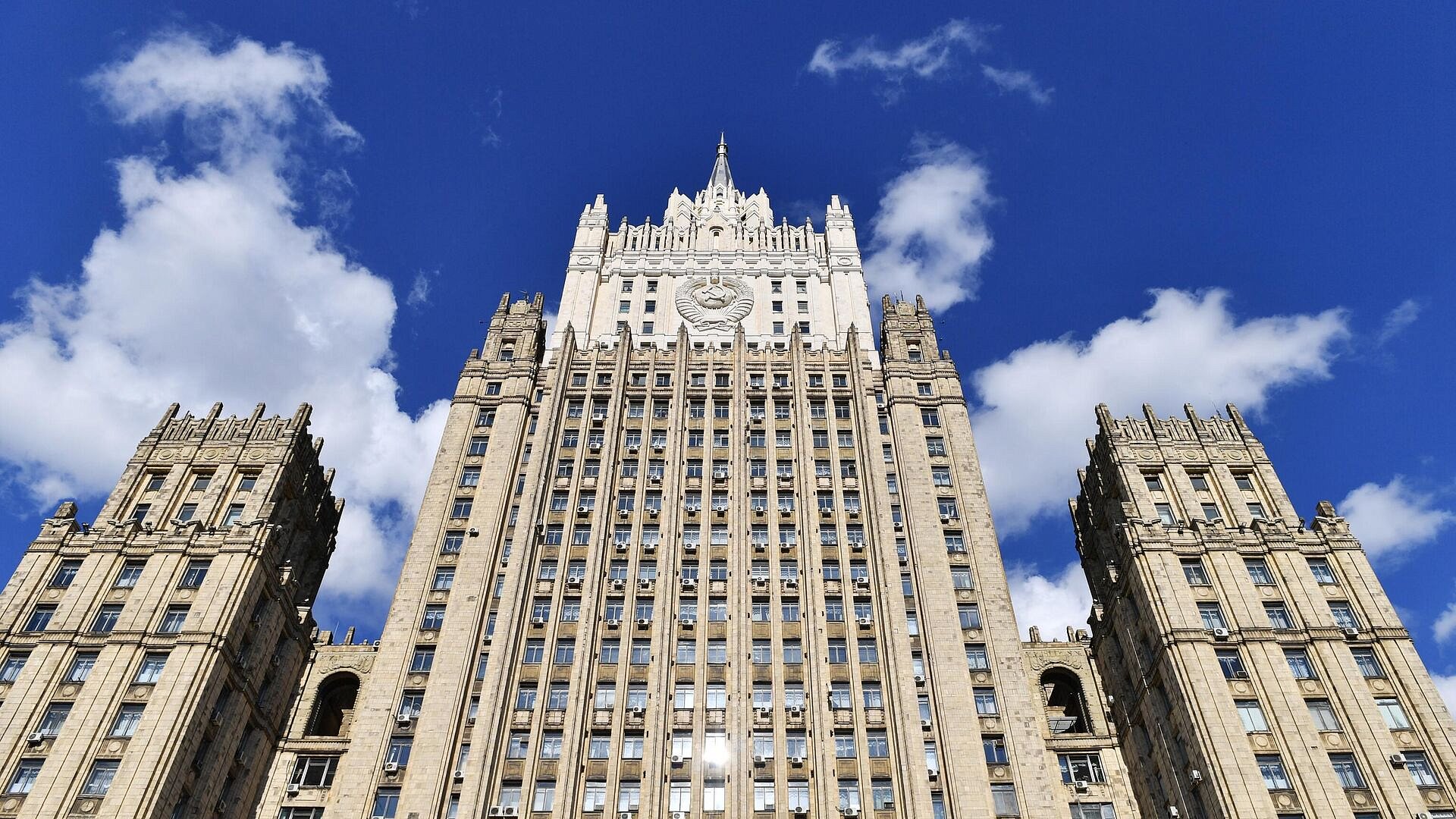 Москва рассчитывает на положительное решение вопроса с Русским домом в Баку