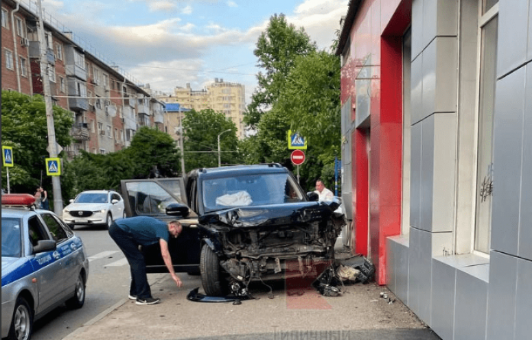 Дтп в краснодаре вчера вечером. Дтп на ейском шоссе краснодар. Происшествие в краснодаре вчера. Происшествие в краснодаре вчера. Происшествие в краснодаре вчера.