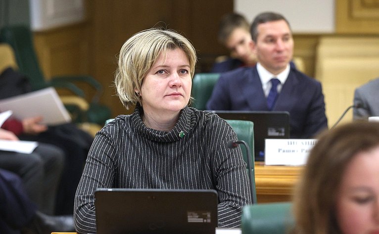 Круглый стол на тему «Особый порядок привлечения к административной ответственности судей и иных должностных лиц, выполняющих определенные государственные функции»