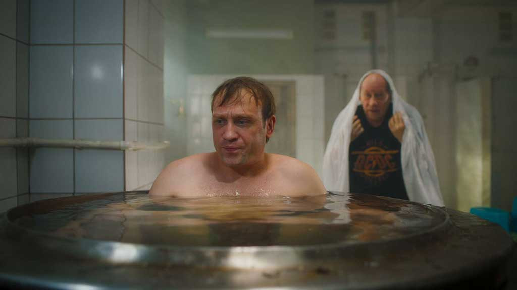 Добрый лирический фильм «В баню!»: почему его стоит посмотреть Фото №1