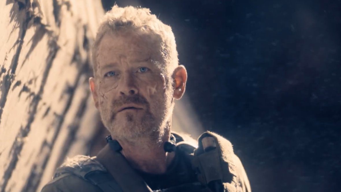 Кадр из фильма «Хищник: Миссия «Осирис», реж. Уильям Кауфман, Roosevelt Film Lab, Denton Film., Appalachian Film