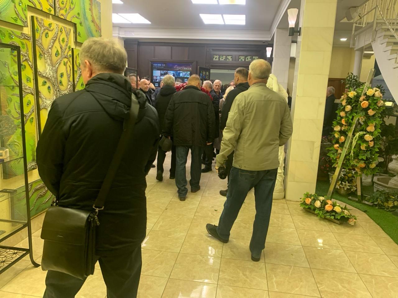 Фото «Единственный человек, который понимал нас»: в Новосибирске прощаются с главой Ленинского района. Онлайн 7