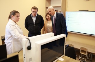 Губернатор Челябинской области Алексей Текслер работает в Магнитогорске. Автор фото - Наиль Фаттахов