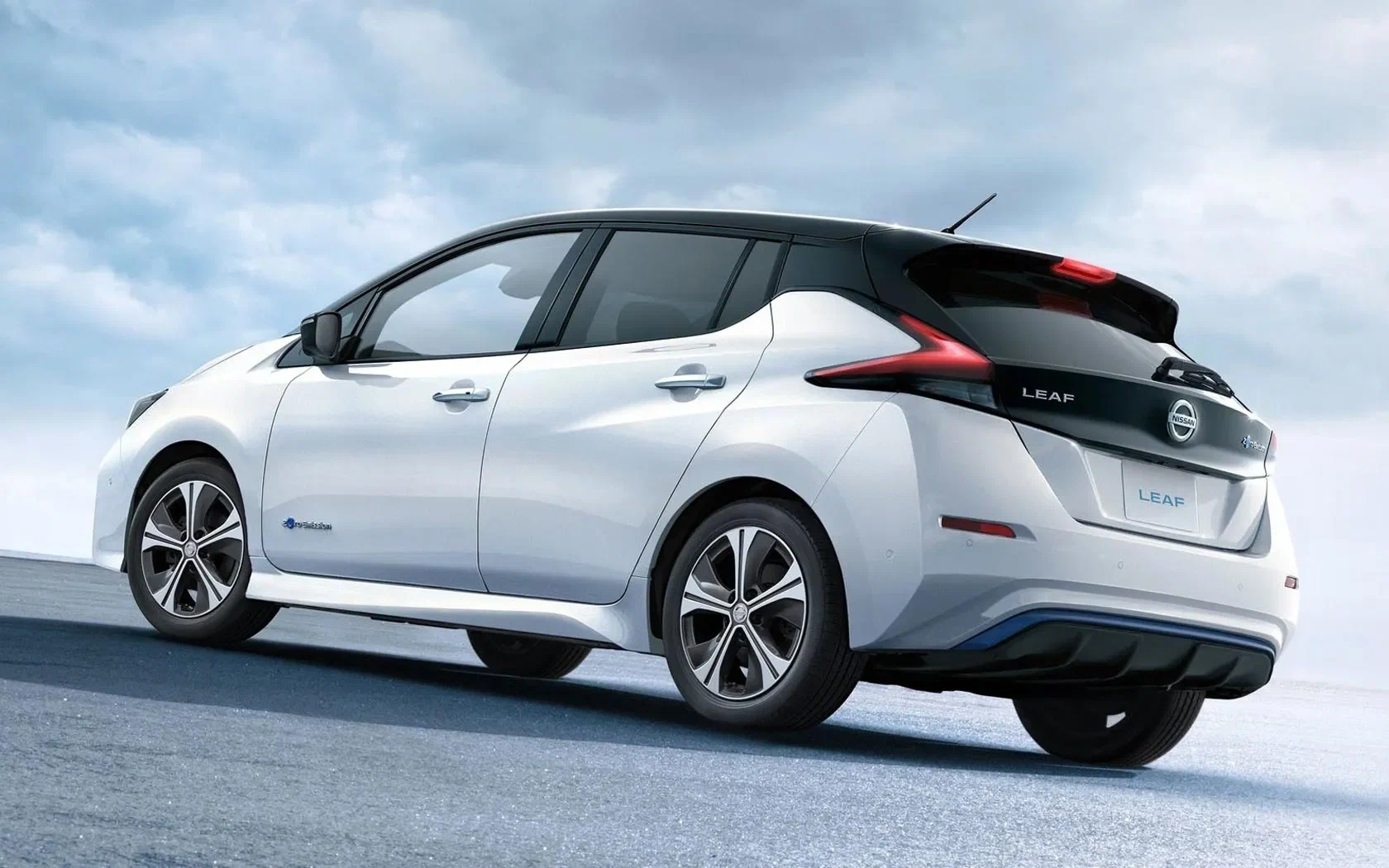 nissan leaf 2021