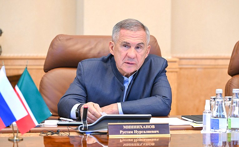 Раис Республики Татарстан Рустам Минниханов