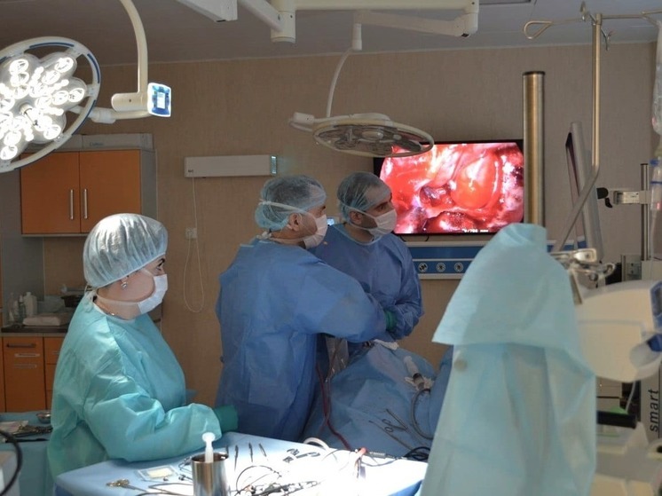 Томские врачи-нейрохирурги съездили за опытом к коллегам в Новосибирск