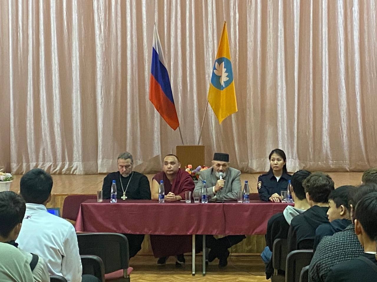 В Калмыкии продолжаются информационно-профилактические мероприятия для молодежи