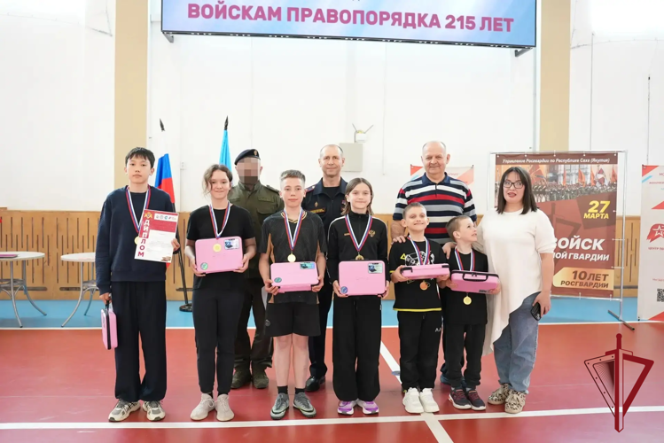 Команда гвардейского класса СОШ №10 победила в военно-спортивной эстафете «Дети Росгвардии»