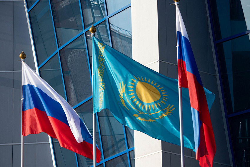Токаев заявил о сохранении высокой динамики отношений с Россией