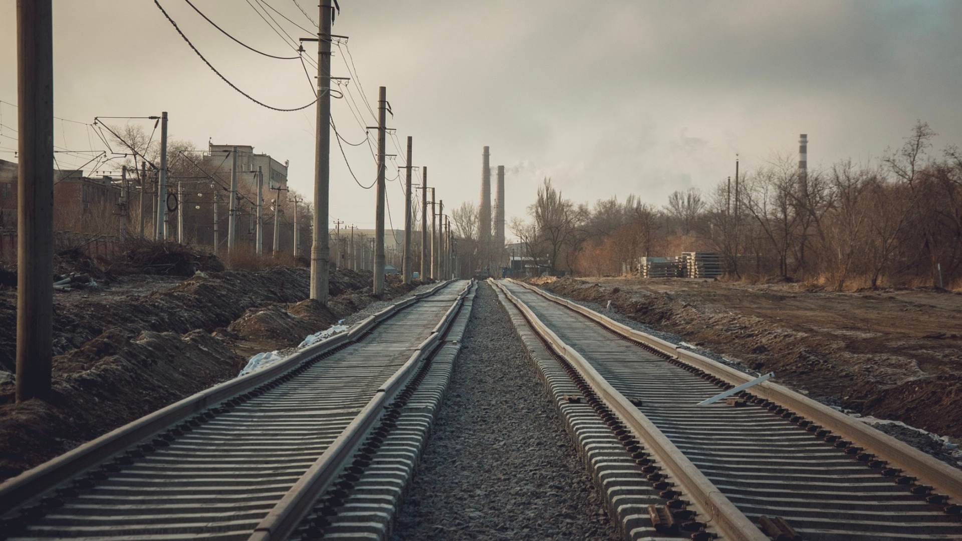 5 ж д. Тихоокеанская станция ЖД. ЖД станция черное. Ж Д путь в тумане. Станция Нижегородка.