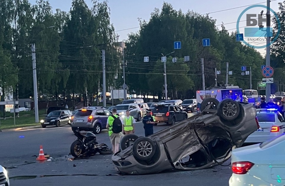 В Кирове байкеры-волонтеры объединились для помощи при мото-ДТП