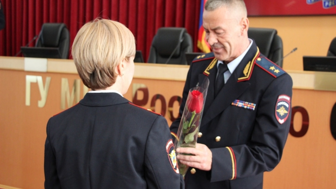 Сегодня в торжественной обстановке начальник ГУ...