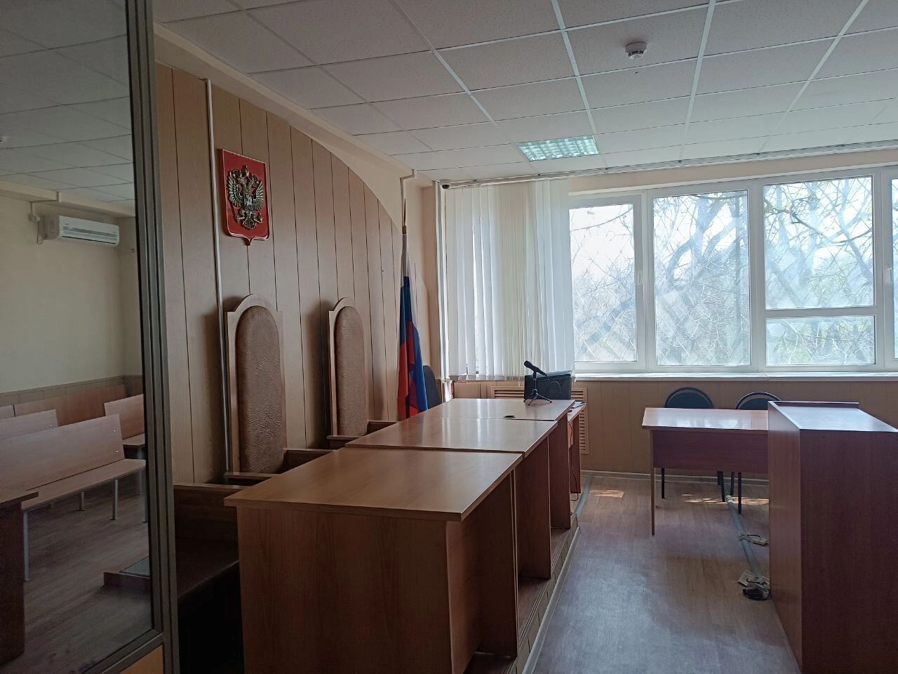 Суд