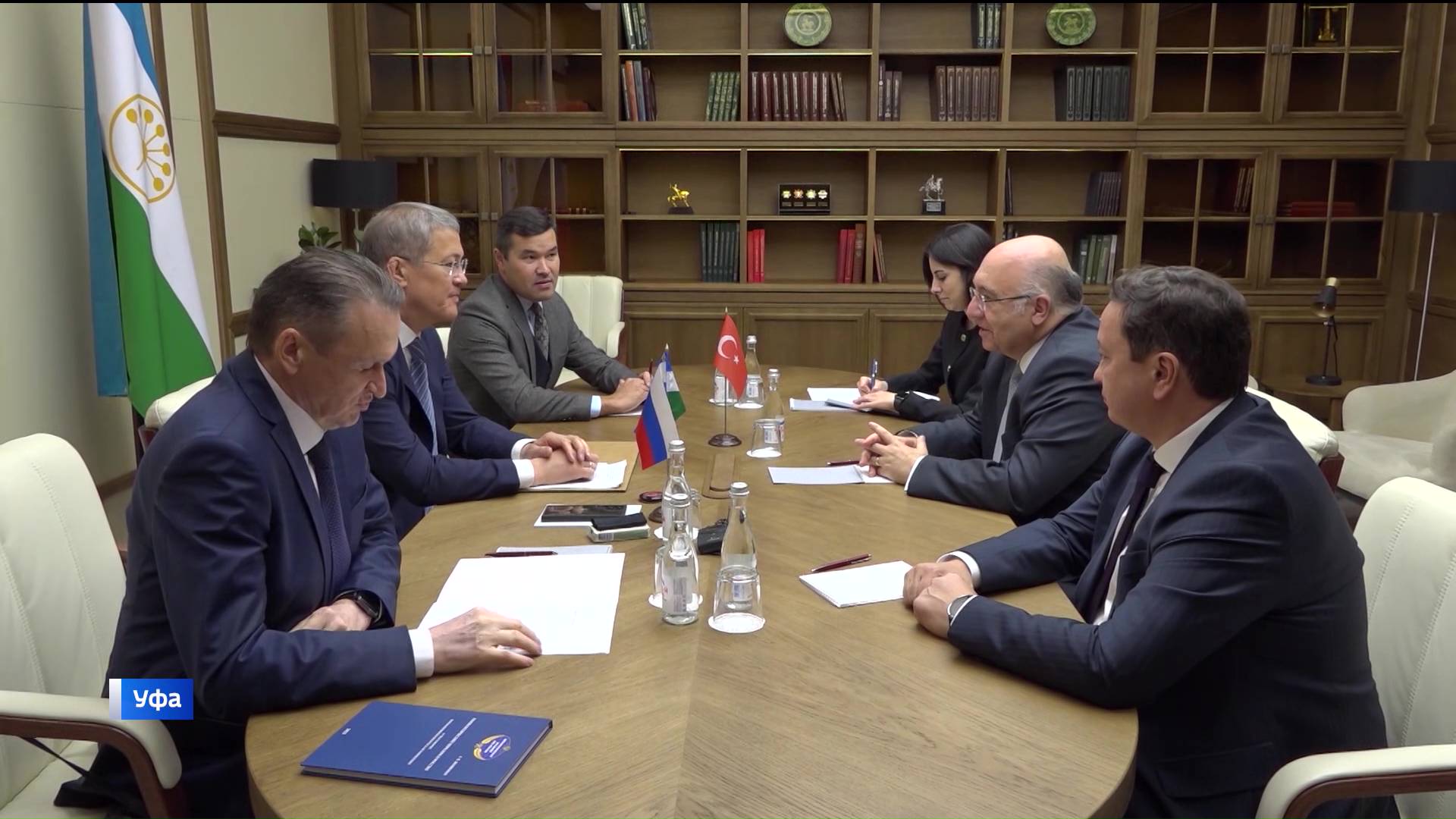 Глава Башкирии встретился с послом Турции в России Мехметом Самсаром