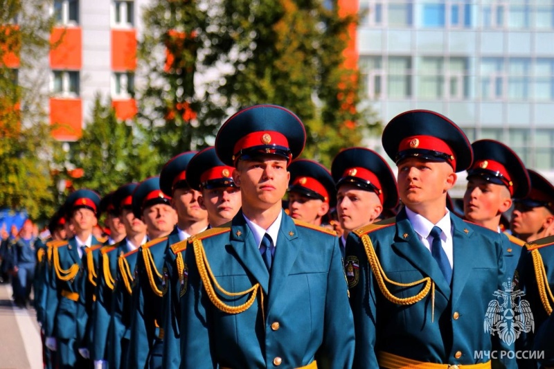 Первокурсники Академии гражданской защиты МЧС России приняли Военную присягу