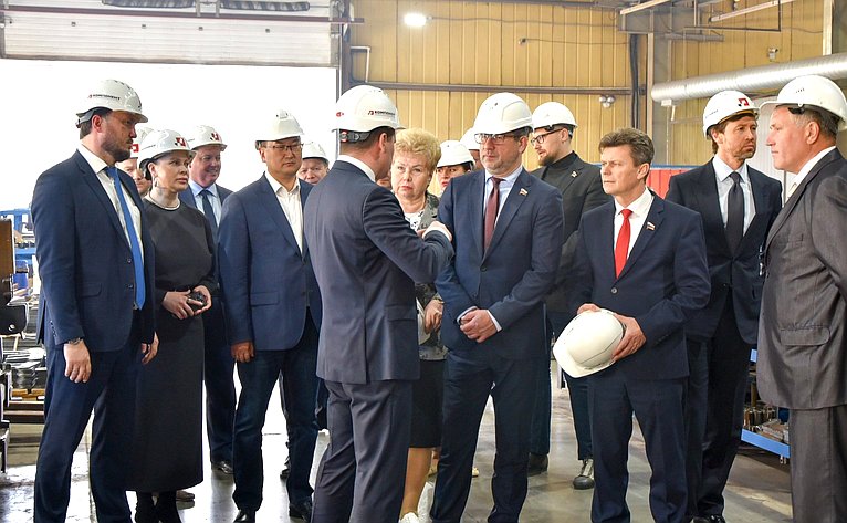 В рамках выездного совещания в Барнауле сенаторы посетили технопарк «Компонент»