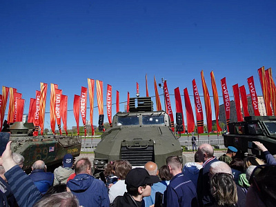 Минобороны России открыло выставку трофейного вооружения и техники в Парке Победы, фото 5