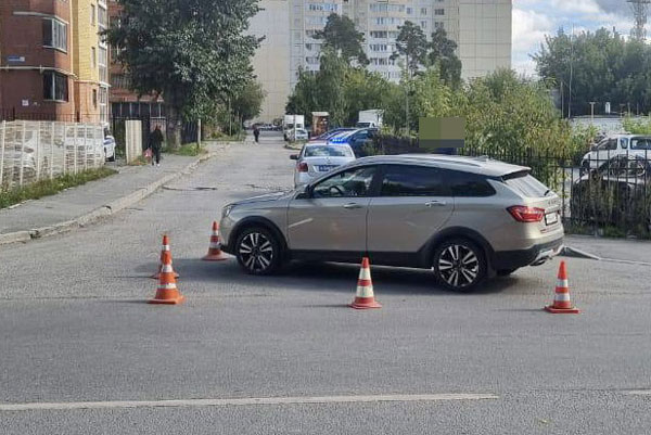 Попади в десять. Авто происшествия в Екатеринбурге. Попал под машину на велосипеде. Велосипедист попал в ДТП.