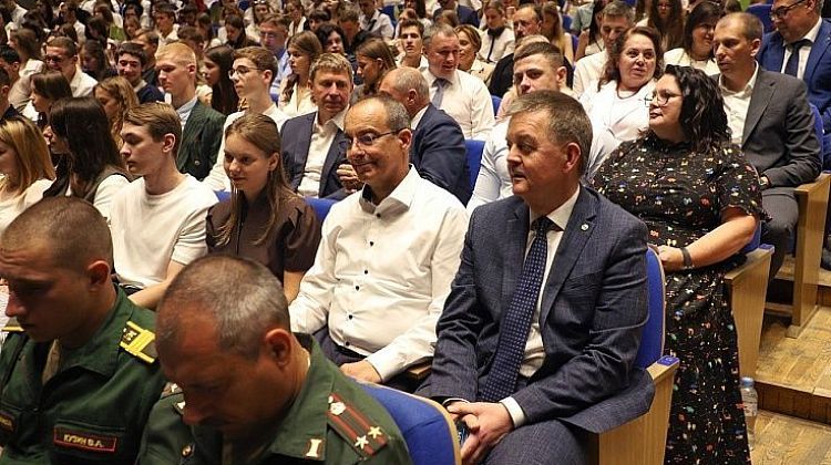 Председатель ЗСК Юрий Бурлачко поздравил с началом учебного года студентов КубГАУ