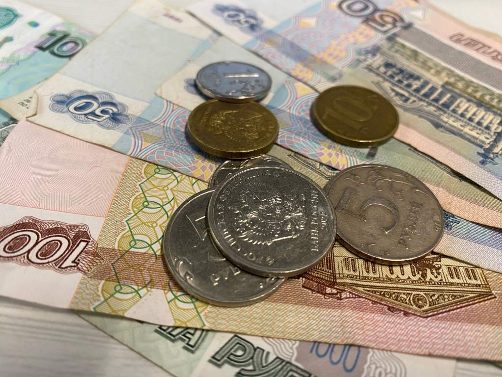 В Курской области компенсации инвалидам и ветеранам защищены от взысканий
