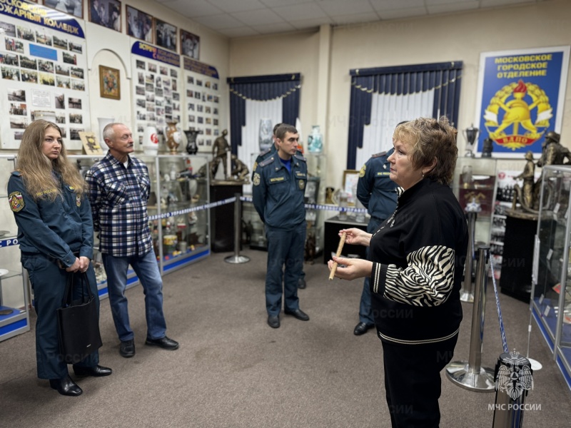 Изучение истории ведомства: сотрудники Управления по ЮАО посетили музей пожарной охраны