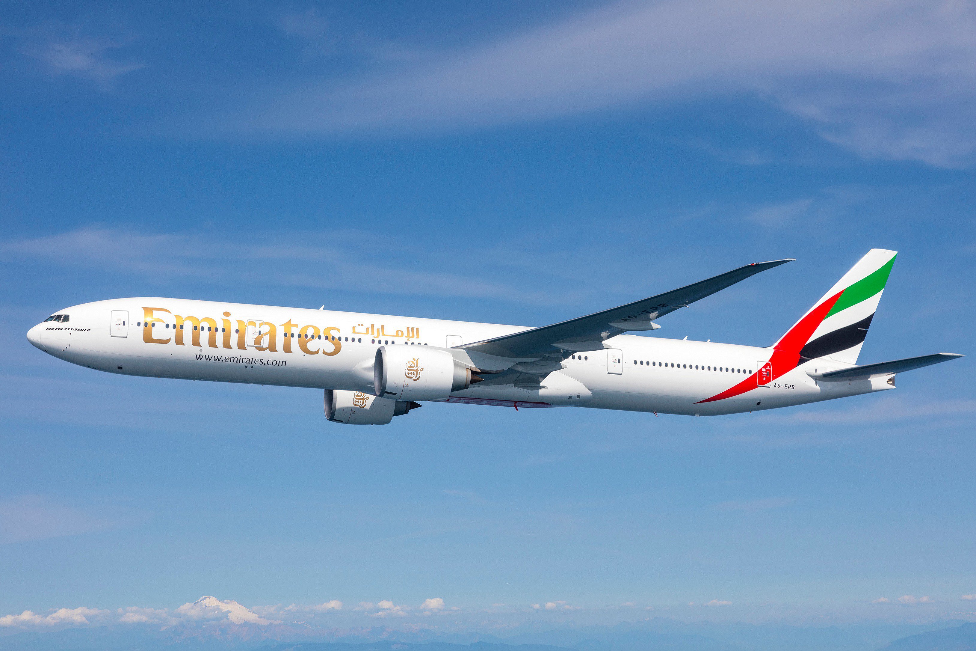 Сайт эмирейтс. Авиакомпания Дубай Эмирейтс. Боинг 777 арабские эмираты. А 330neo Emirates. Дубайская авиакомпания Emirates.