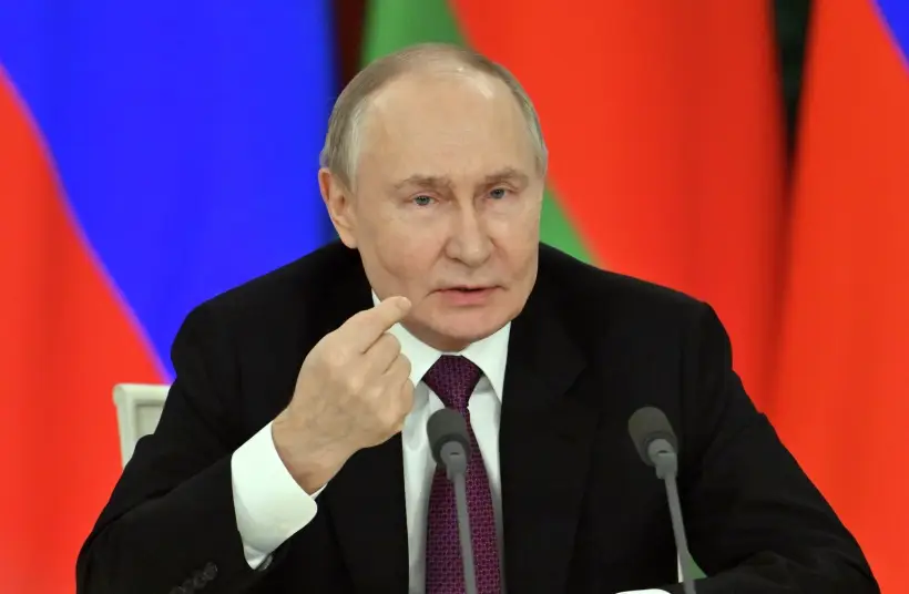 Президент РФ Владимир Путин связал вопрос о прекращении конфликта на Украине с тем, как будет складываться ситуация 