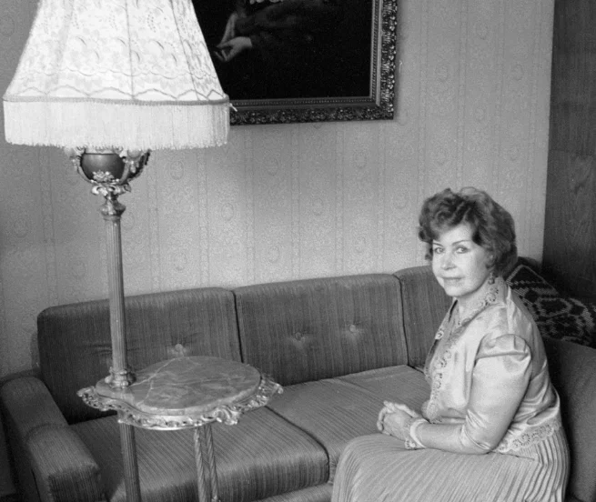 Инна Макарова в домашней обстановке, 1984 год