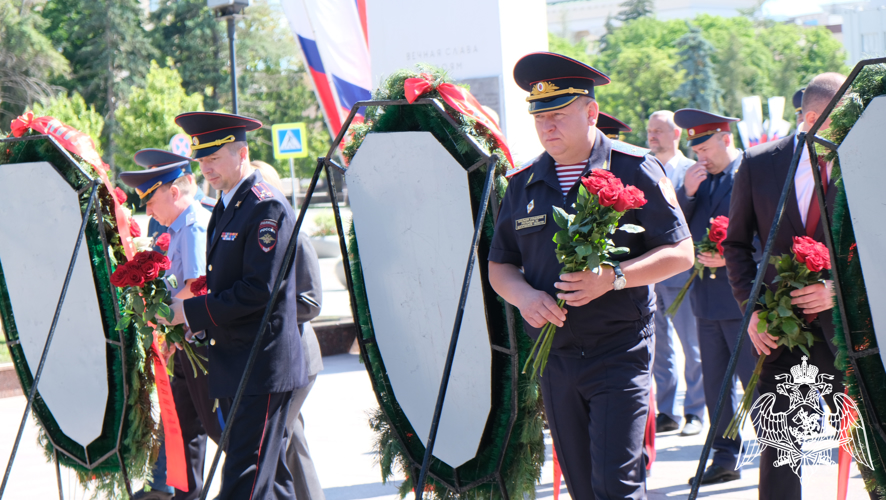 Начальник Управления Росгвардии по Белгородской области принял участие в памятных мероприятиях, посвященных Дню памяти и скорби