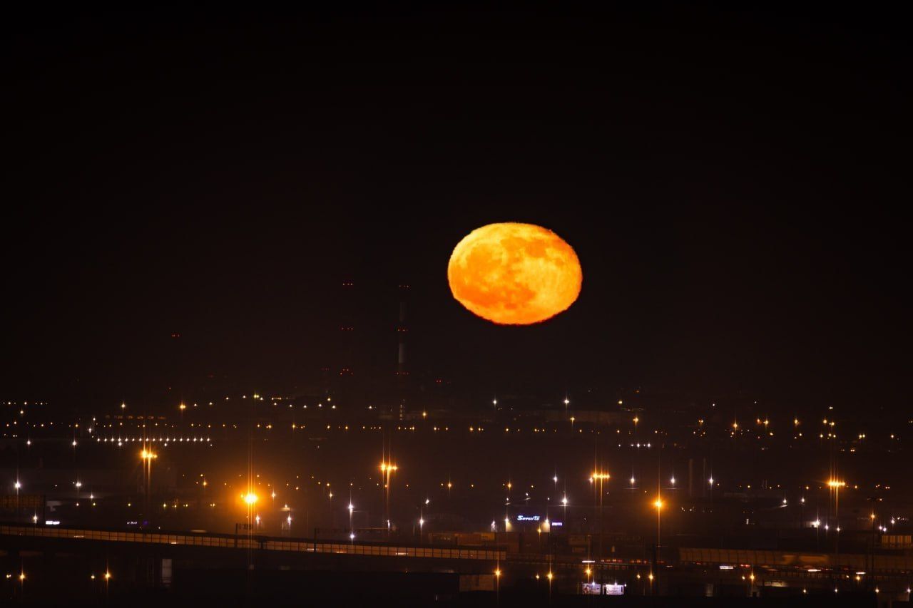 луна сегодня в москве