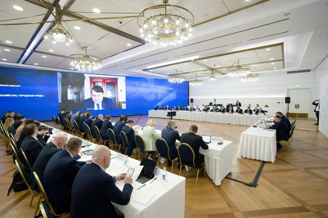 Заседание комиссии Госсовета РФ по направлению "Строительство, ЖКХ, городская среда"