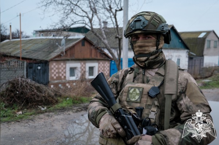 В ЗАПОРОЖСКОЙ ОБЛАСТИ РОСГВАРДЕЙЦЫ ОБНАРУЖИЛИ ТАЙНИК С ИНОСТРАННЫМ ОРУЖИЕМ