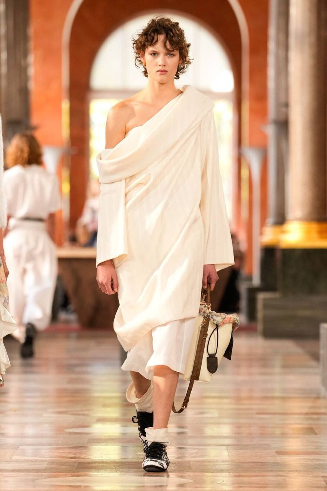 Кликсенге кім жүгіреді?