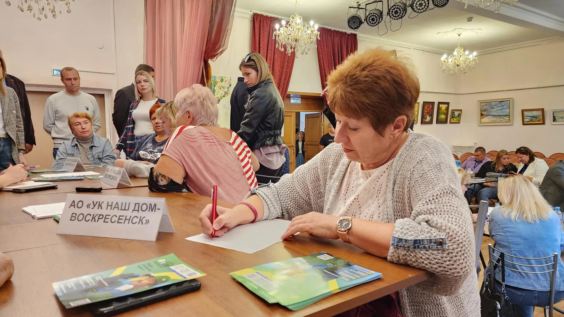 глава городского округа воскресенск. воскресенск жители. воскресенск жители. алексей соколов воскресенск. встреча с собакой на улице.