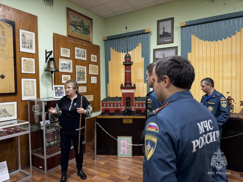 Изучение истории ведомства: сотрудники Управления по ЮАО посетили музей пожарной охраны
