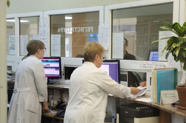 Режим работы клиники в праздничные дни. Режим работы больницы святого георгия в спб. Как работает взрослая поликлиника в субботу. Какие больницы работают в обычном режиме. Как работает поликлиника 18 в субботу.