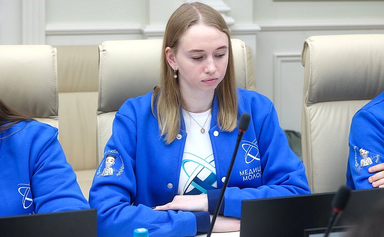 Круглый стол Комитета СФ по социальной политике «Актуальные вопросы совершенствования мер поддержки молодых специалистов, работающих в сфере здравоохранения (в рамках проекта «Всероссийская научная школа «Медицина молодая»)»