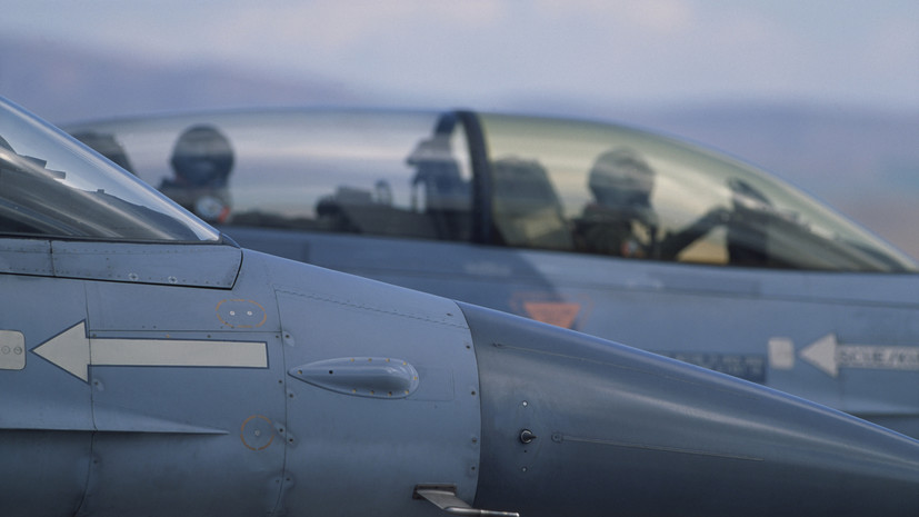 В МО Швейцарии заявили, что не стали бы обучать ВСУ пилотированию на F-16