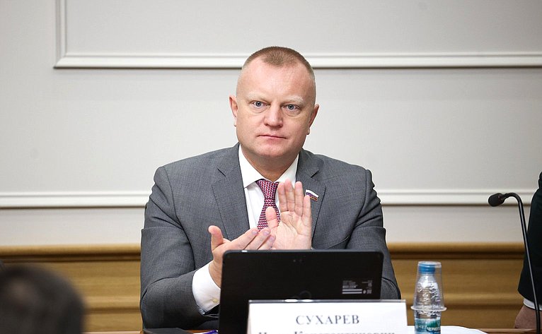 Круглый стол Комитета СФ по науке, образованию и культуре «Воспитание и просвещение как инструменты формирования личности в современном обществе» (в рамках XIV Рождественских парламентских встреч)
