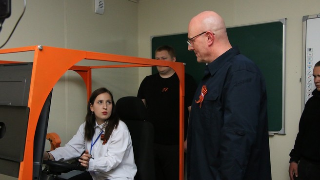 Дмитрий Чернышенко ознакомился с работой Волновахского технологического техникума