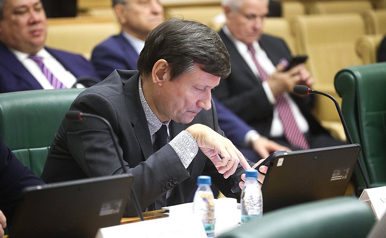 Расширенное заседание Комиссии Совета Федерации по мониторингу законодательства Российской Федерации в сфере государственного контроля (надзора) и муниципального контроля в РФ на тему «Итоги контрольной (надзорной) деятельности в РФ за 2025 год»