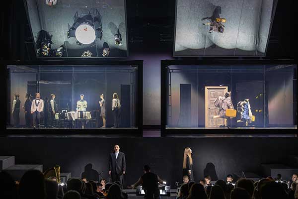 Ночь с маэстро в музее: Курентзис исполнил «Страсть» Дюсапена в Новой Опере